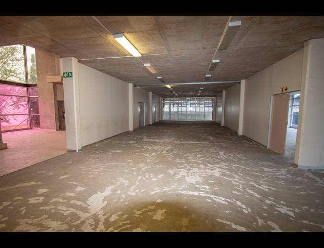 1,596M² OFFICE TO LET IN PARKMORE